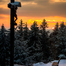 Gipfelkreuz im Sonnenuntergang